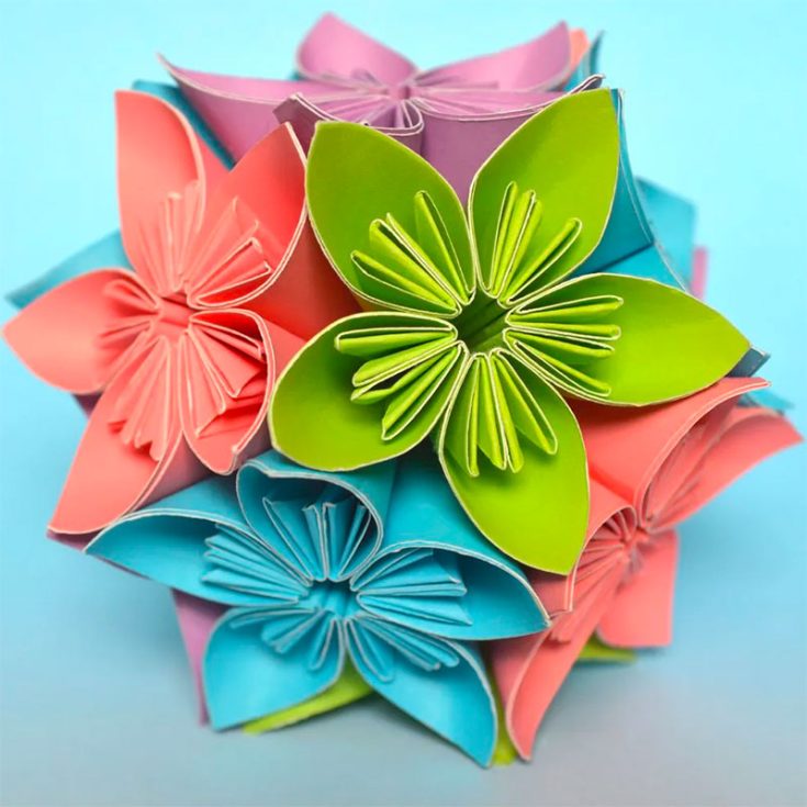 Once you have made several Kusudam flowers, assemble them into a beautiful Kusudama flower ball. Decorating with this origami flower ball is perfect for any occasion that has a floral theme.