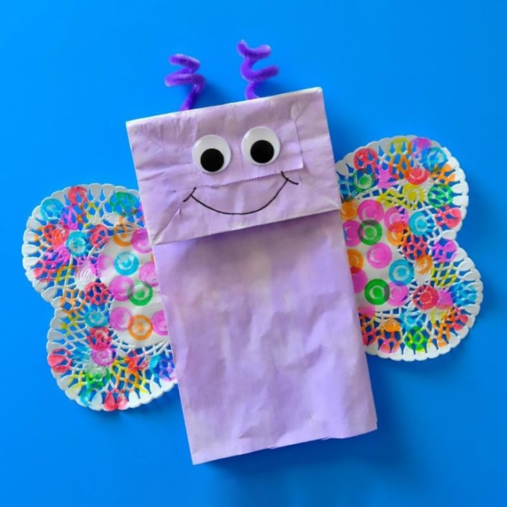 Use this craft as a fun way to enjoy playtime with your kids, whether it is bedtime stories or role-playing sessions. Follow as Caroline from IHeartCraftyThings teaches you the exact steps!
