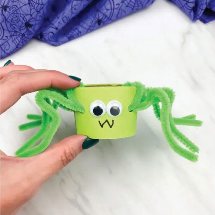 Spin a web of crafty fun with these toilet paper roll pipe cleaner spiders! Attach bendy pipe cleaner legs and googly eyes to your rolls and cut them in half to create your very own eight-legged critter. Perfect for Halloween decorations or anytime you're feeling a little spooktacular!
