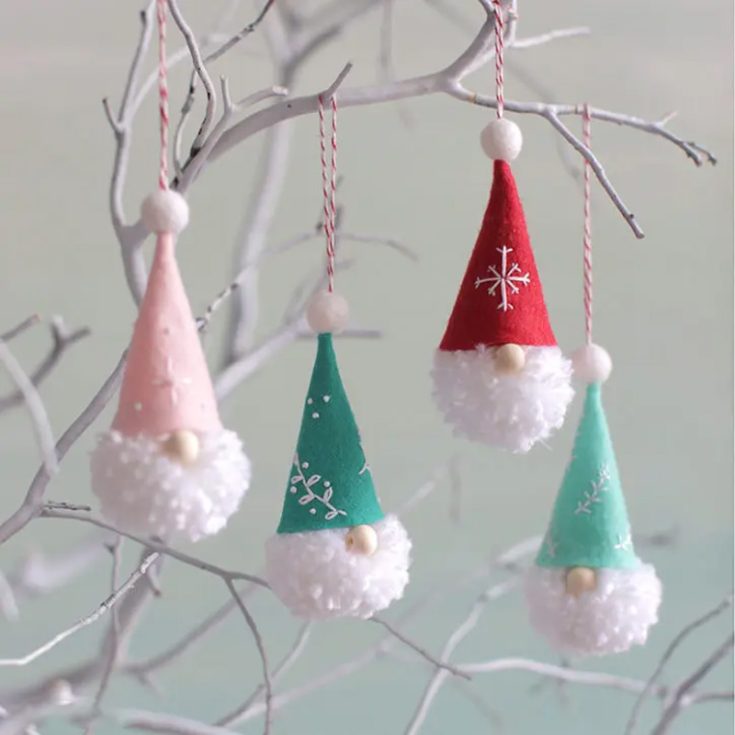 Want to change up your ornament selection this year? Craft these pom-pom gnomes with your kids for special memories that will last for years to come!