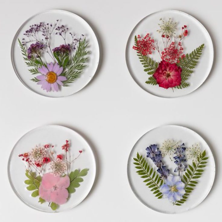 Preserve the beauty of your favorite flowers by embedding them in resin coasters. Each coaster will feature a little piece of nature's elegance and a reminder of Spring to come.