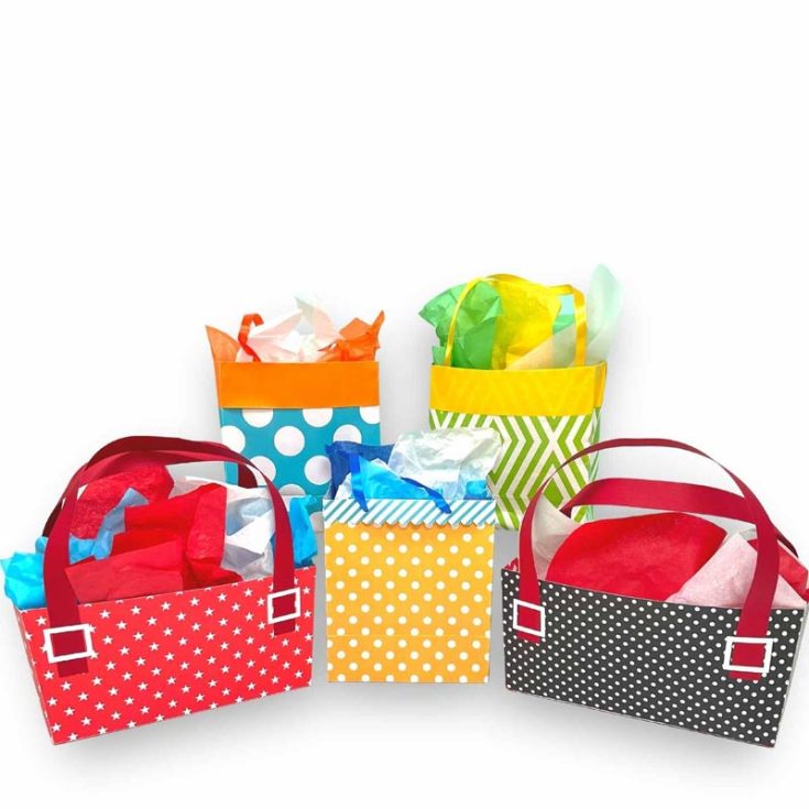 Surprise your purse-loving friend with a fun purse-shaped gift bag! It's the perfect little delight that will make their gift even more special.