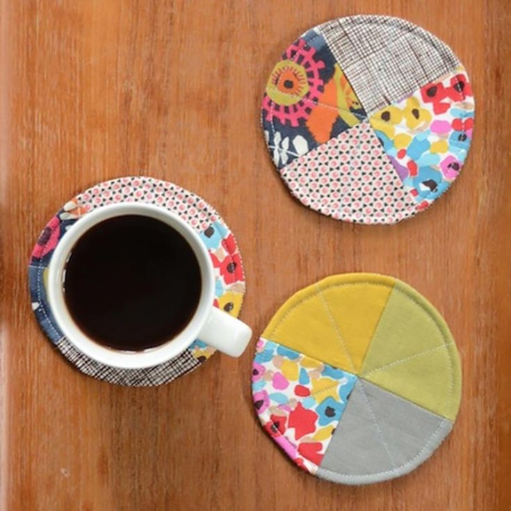 Create these charming coasters in under an hour with just a few fabric scraps. Arrange the fabric into squares, cut them into circles, and sew along the curves. This project is an excellent way for beginners to practice basic sewing skills!