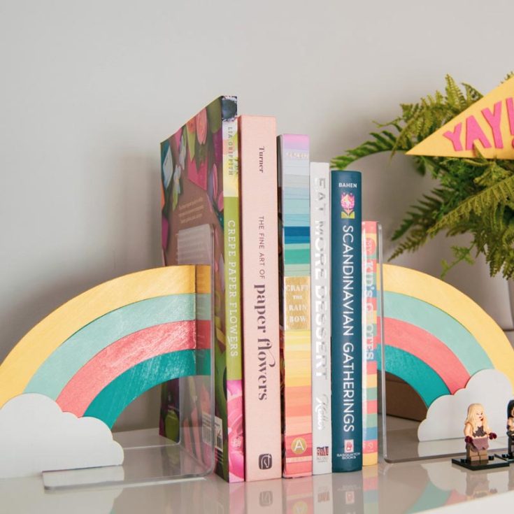 Did someone say a beautiful bright rainbow? Time to glimmer with a multitude of colors with this bookend! Brighten up the mood of your kid's shelf with this craft. Learn the steps to make it by clicking the link below.