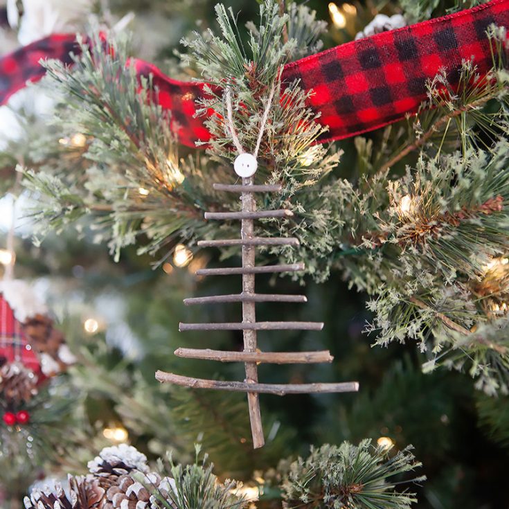 It's time to break from tradition and create a unique ornament. Make this DIY Christmas tree ornament to hang on your tree. Give it a try and let us know what you think!