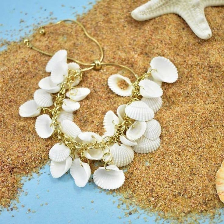 What better way to hark back on the time spent at the beach than by turning the seashells you collected into this charming seashell bracelet. Turn the shells into beads for your bracelet by gently drilling holes with light pressure to ensure they don&rsquo;t crack.
