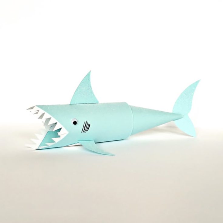 Did you know that sharks do not have bones? So does this cardboard tube shark! Kids are going to love this shark craft during the summer. Check out this step-by-step guide to start crafting.
