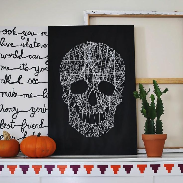 Are you and your kids looking for simple DIY Halloween decorations? If you are, look no further! Learn to make a String Skull! You can even add a personalized touch and use different colored strings to add more color.