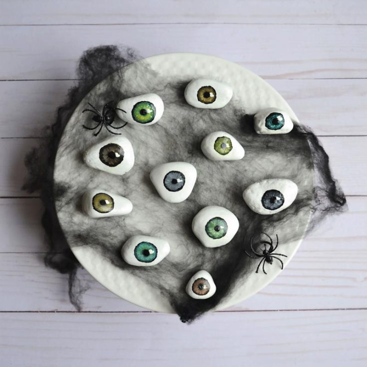 Serve up some scary fun with these Tray of Eyeballs! Click the link below to make gooey, icky eyeballs that work as a great Halloween decor. This craft is a great way to reuse and recycle by using pebbles you can find in your backyard!