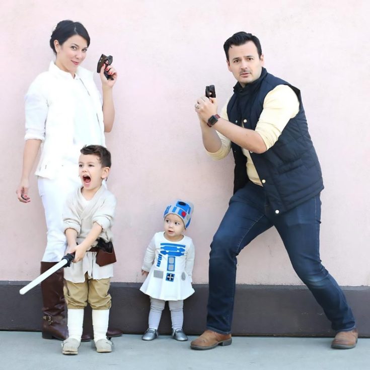 May the Force be with you, young padawan! This tutorial ensures that everyone in the family does not miss out on the Halloween fun and embraces interstellar joy! Let's get crafting!