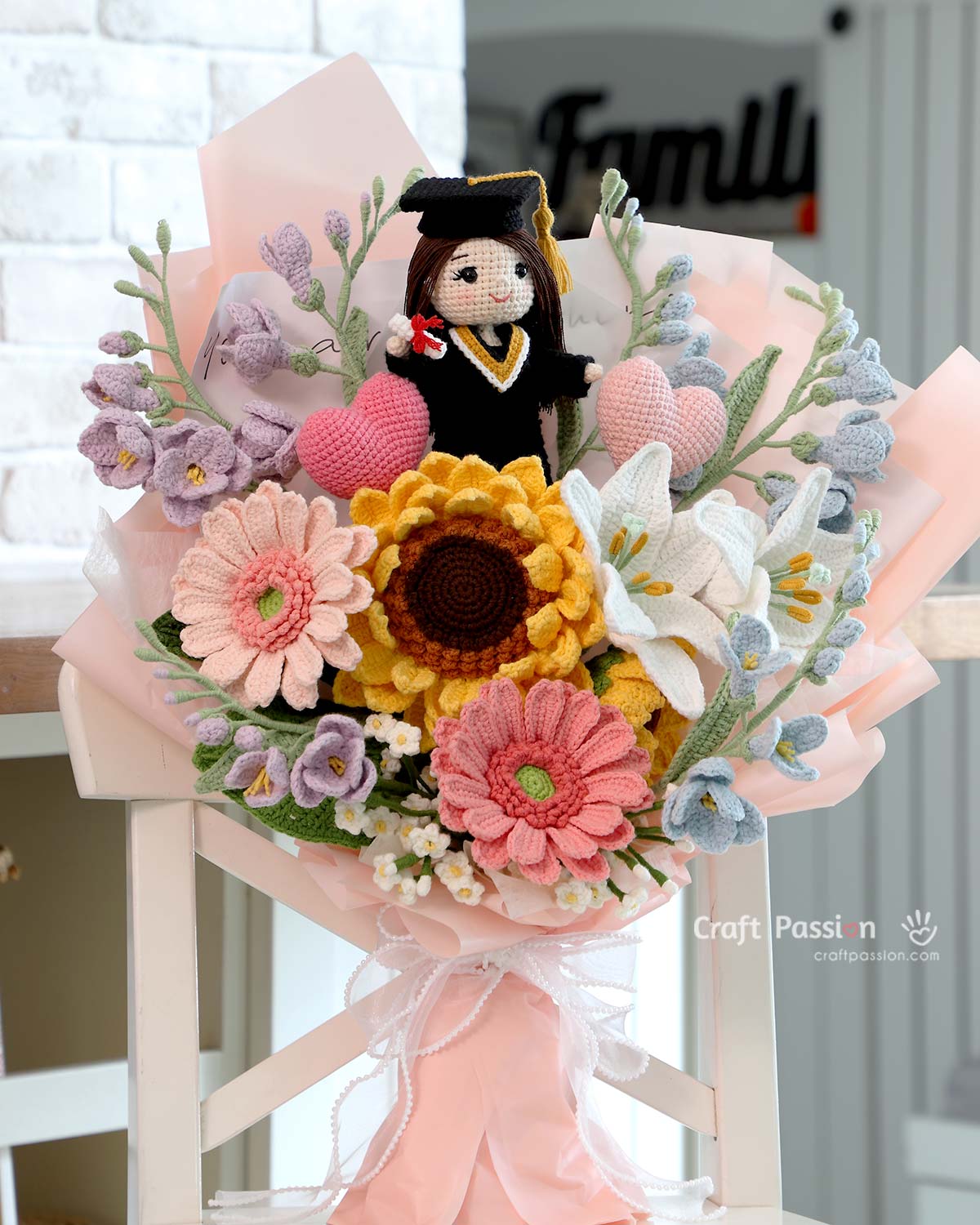 sunflower graduation bouquet Crochet graduation bouquet with sunflower, lilies, gerbera flowers, hearts, and handmade floral details