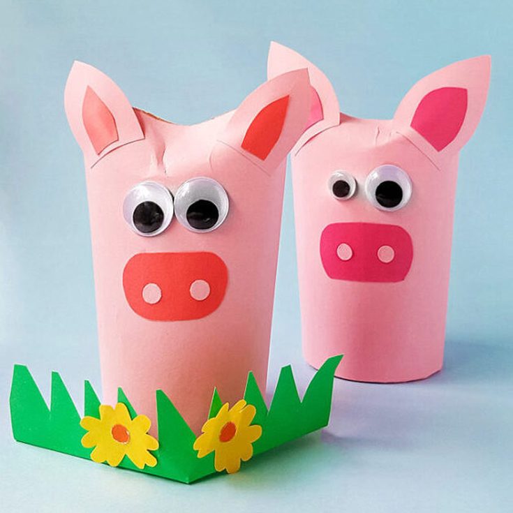 You probably already have everything that you'll need at home to make this super easy pig craft. With regular household items and basic crafting supplies, you can engage your kids in an after-school activity to learn more about farm animals and to expand their creativity in this crafting session. Little kids who are learning about farm animals are going to love this crafting session!