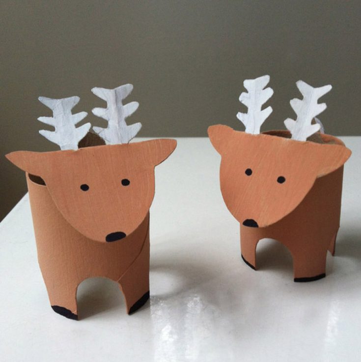 Another super adorable Christmas craft! Check out these toilet roll reindeer which are perfect for a Christmas morning craft. Celebrate the festive spirit by displaying these reindeer on a mantle or on the dining table.