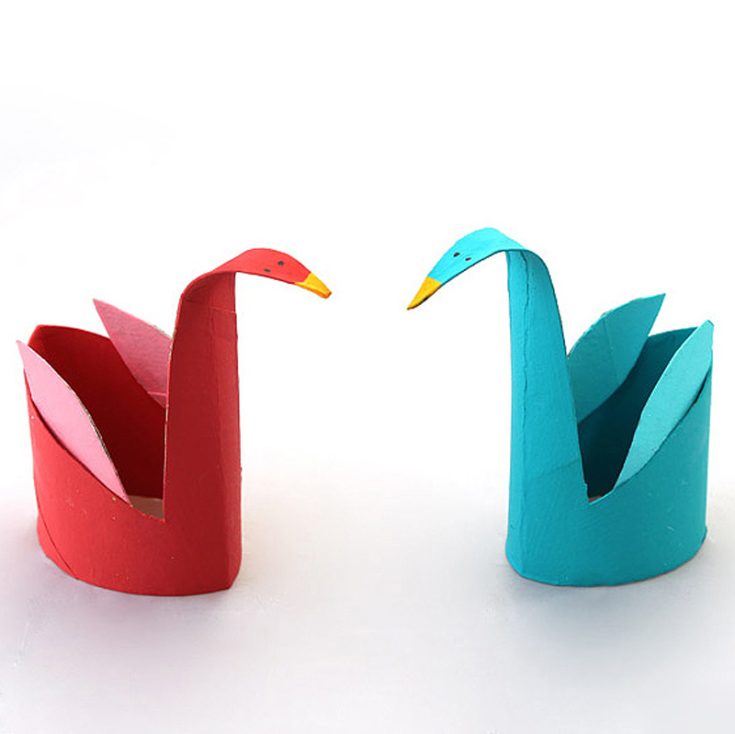Paper roll swans are a super easy and a great craft to make with little ones who can paint and decorate them. Not only are they a delightful craft project, but their graceful presence also makes them perfect as a captivating dinner centerpiece. Just follow this step-by-step tutorial to start crafting your own paper roll swans!