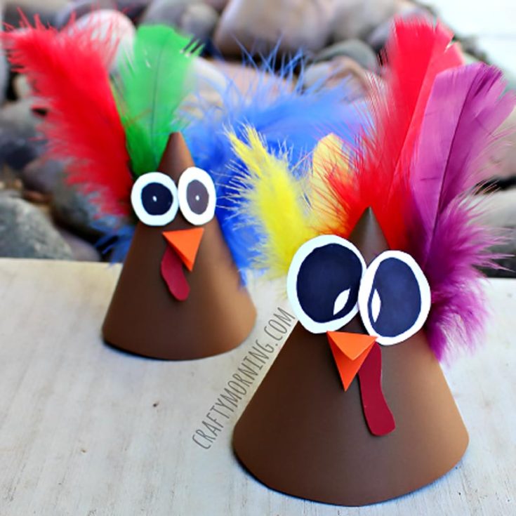 This craft is perfect to embrace the festivities. They come in all colors, making them a pleasant and colorful sight! It is also highly adaptable and ideal for a turkey-themed birthday celebration.