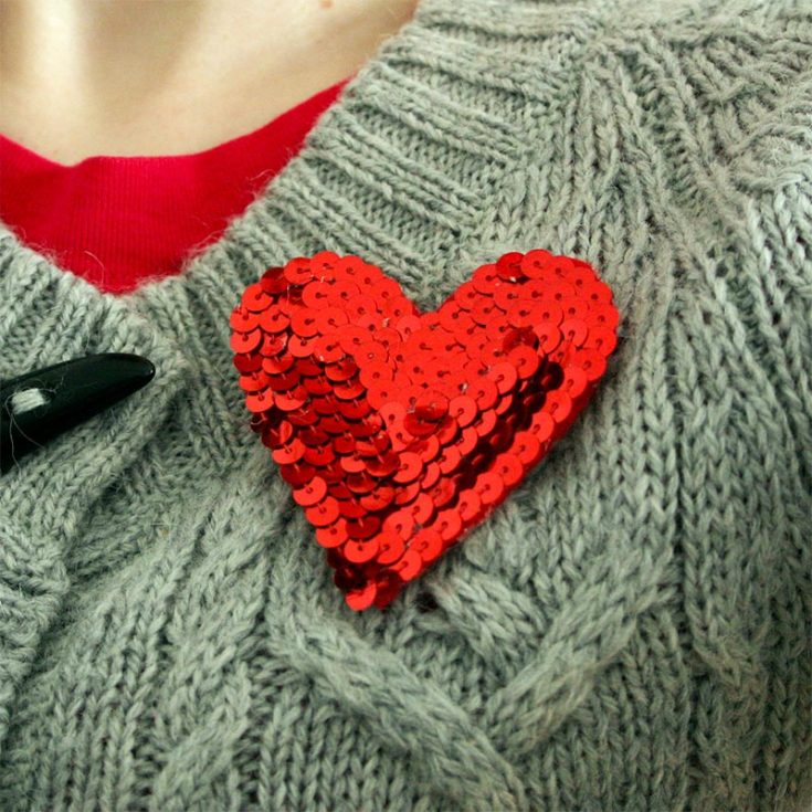 Sequins bedazzle any plain item, so sprinkle your heart pin with some sequins and use it on its own, or pin it onto other V-day gifts that you have in mind.