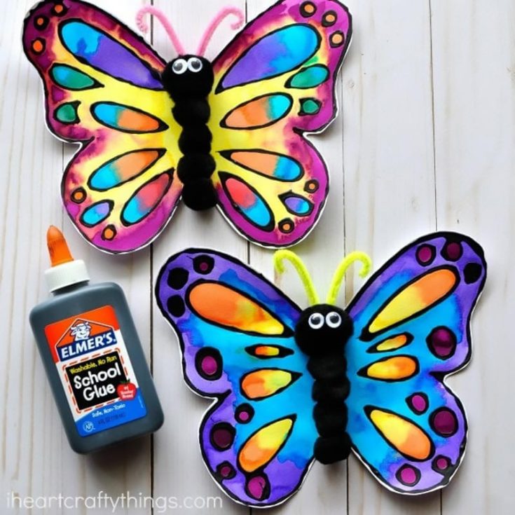 Delve into the deep end of some butterfly ideas. By using black glue and watercolor, you, too, can create a craft that looks so professional. Watercolour painting also provides a good learning curve for your kids.
