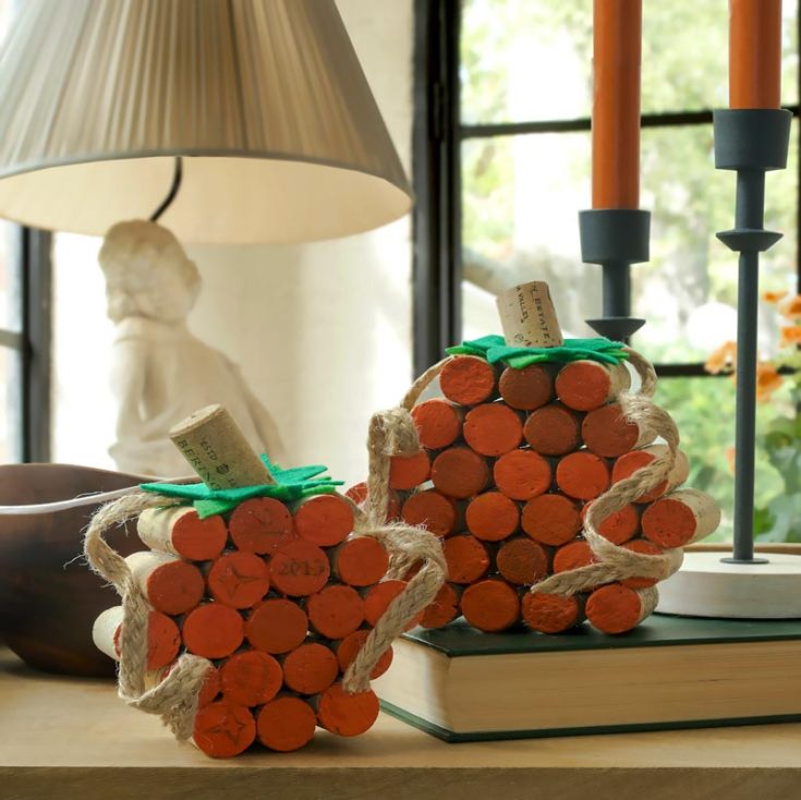 Aren&rsquo;t these wine cork pumpkins adorable? It adds a stylistic touch to your decor, and you&rsquo;re upcycling household items by transforming them into gorgeous handmade crafts.