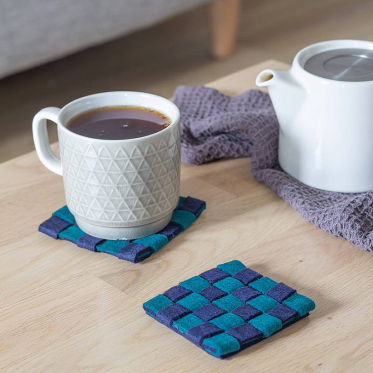 This stylish woven felt coasters let you experiment with patterns and textures, resulting in functional and eye-catching coasters. They also make a perfect afternoon project to enjoy with the kids.